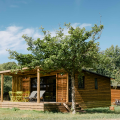 CAMPING HUTTOPIA CALVADOS - NORMANDIE