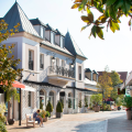 LA VALLÉE VILLAGE