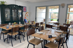 CHEZ ZEZETTE ET RAYMONDE