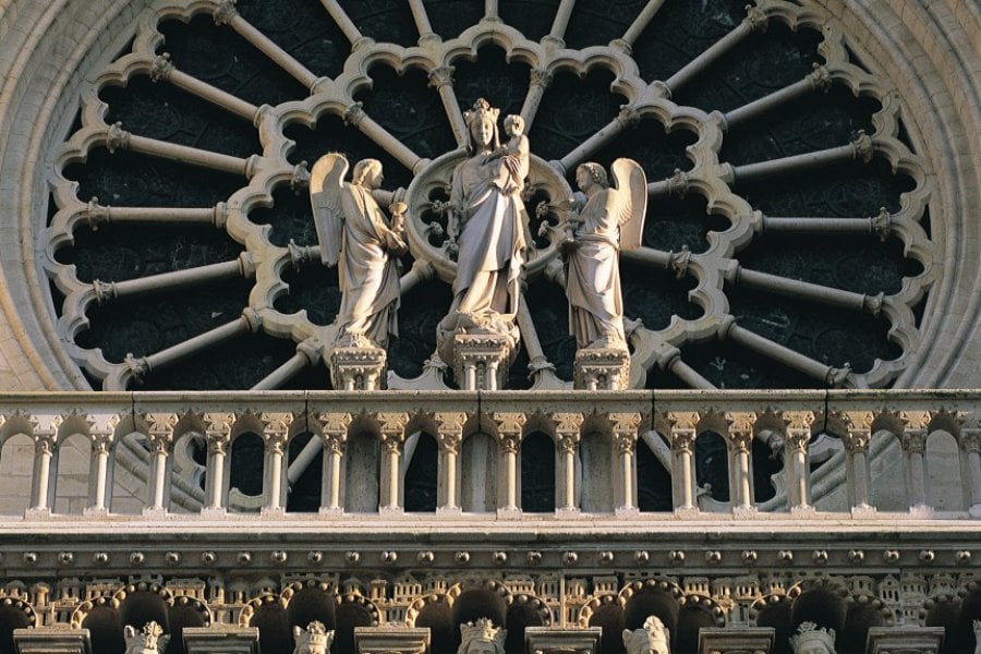 CATHÉDRALE NOTRE-DAME DE PARIS