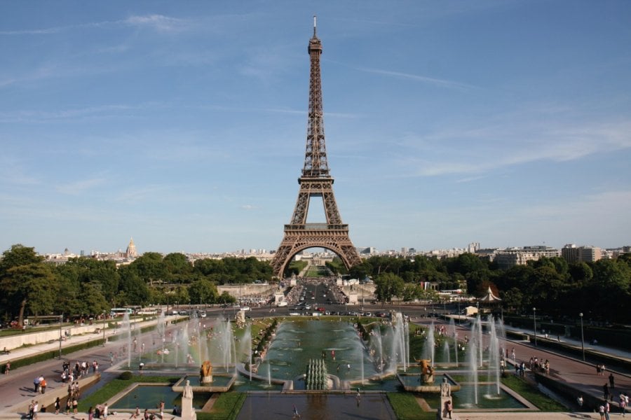 LA TOUR EIFFEL