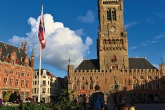 BEFFROI ET HALLE AUX DRAPS