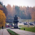 COMPLEXE HISTORIQUE DE KHATYN (МЕМОРИАЛЬНЫЙ КОМПЛЕКС ХАТЫНЬ)