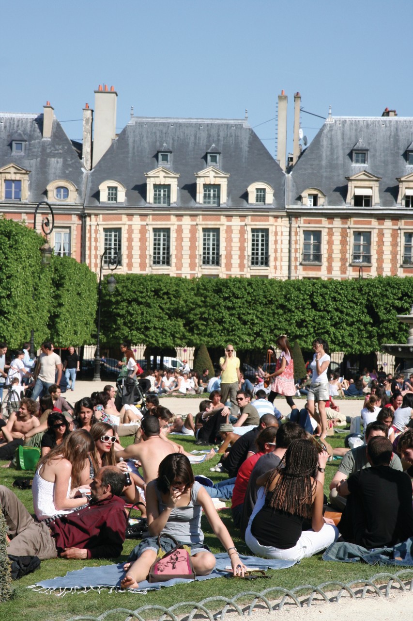 LA PLACE DES VOSGES (© LA PLACE DES VOSGES))