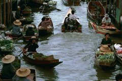 DAMNOEN SADUAK FLOATING MARKET
