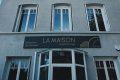LA MAISON DU PORTAIL ROUGE