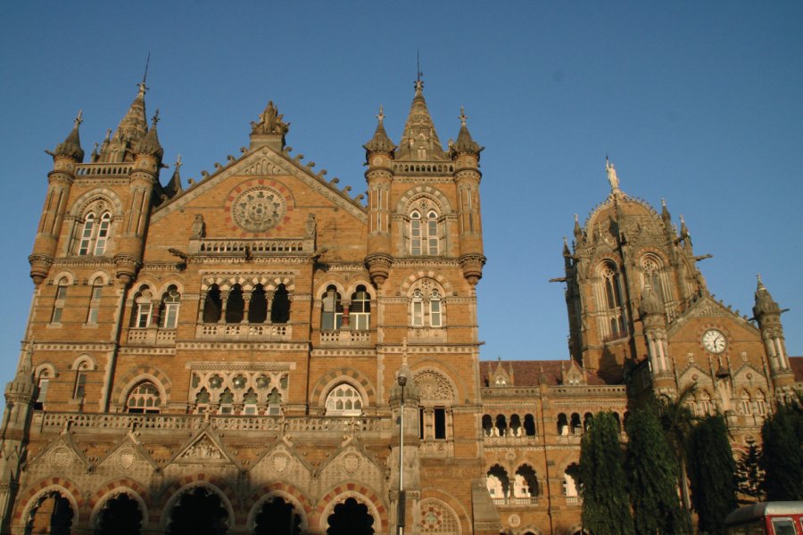 CHHATRAPATI SHIVAJI TERMINUS (C.S.T.)