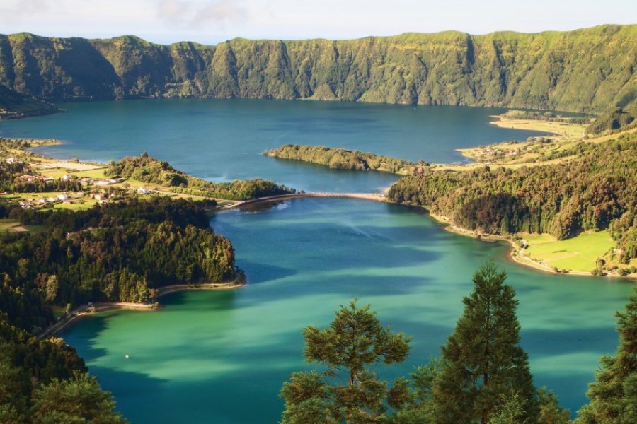 LAGOA AZUL ET LAGOA VERDE