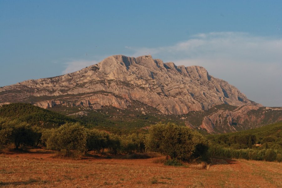 LA MONTAGNE SAINTE-VICTOIRE