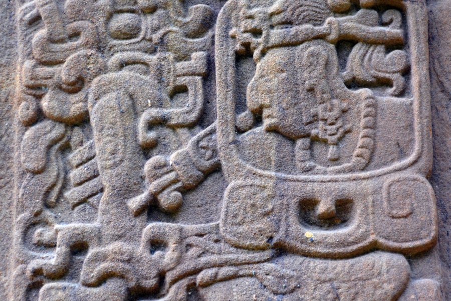 SITIO ARQUEOLÓGICO  DE TIKAL