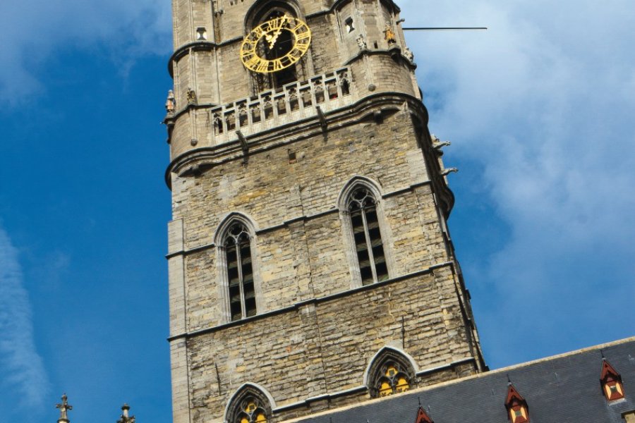 BEFFROI ET HALLE AUX DRAPS