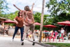 LA GUINGUETTE DU PONT ROUGE ET LE ROUGE