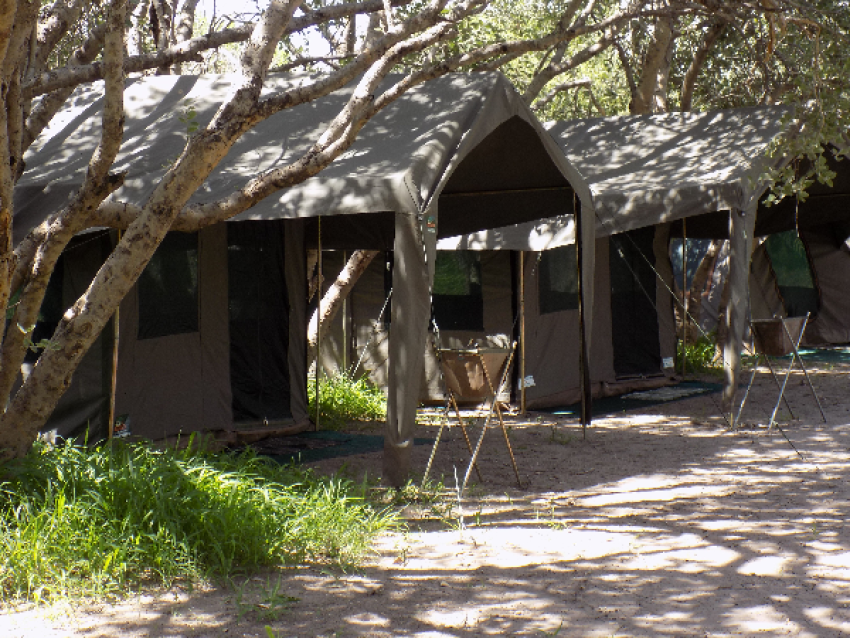 créations de voyages Botswana Camp