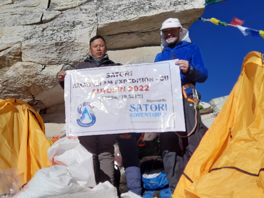Ascension de l'Amadablam