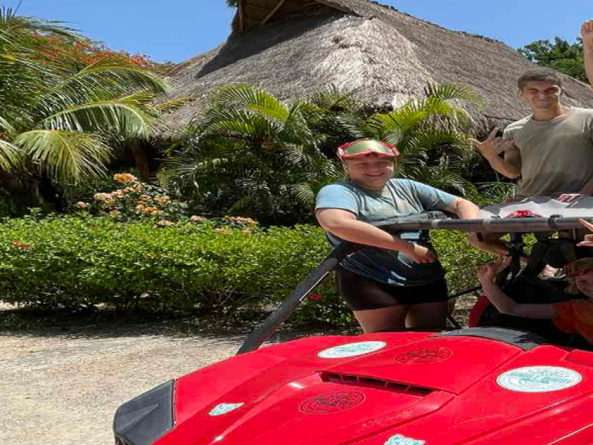 Des clients heureux de faire du buggy
