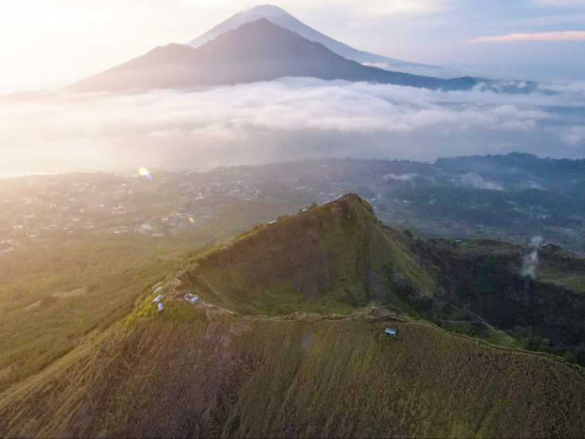 Ascension du volcan Batur au lever du soleil