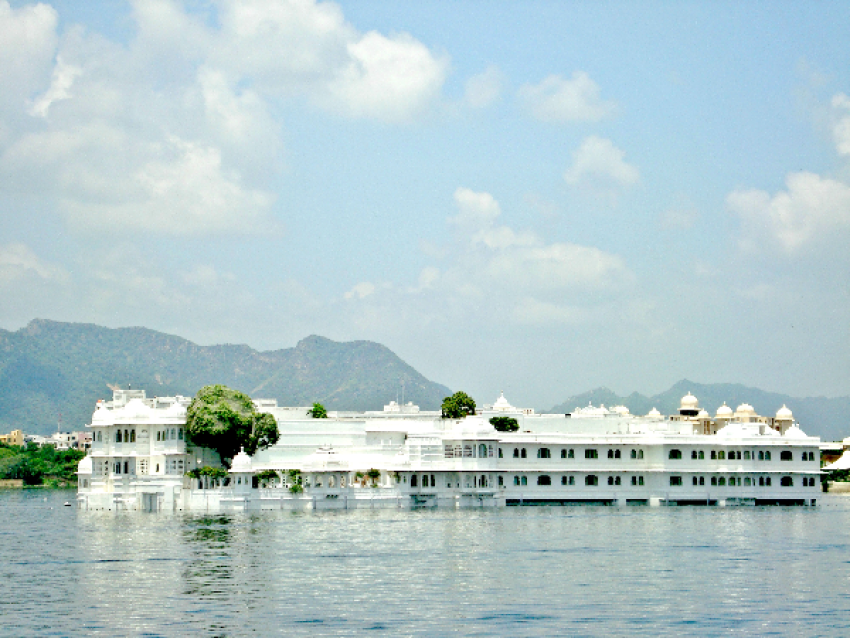 LAKE PALACE