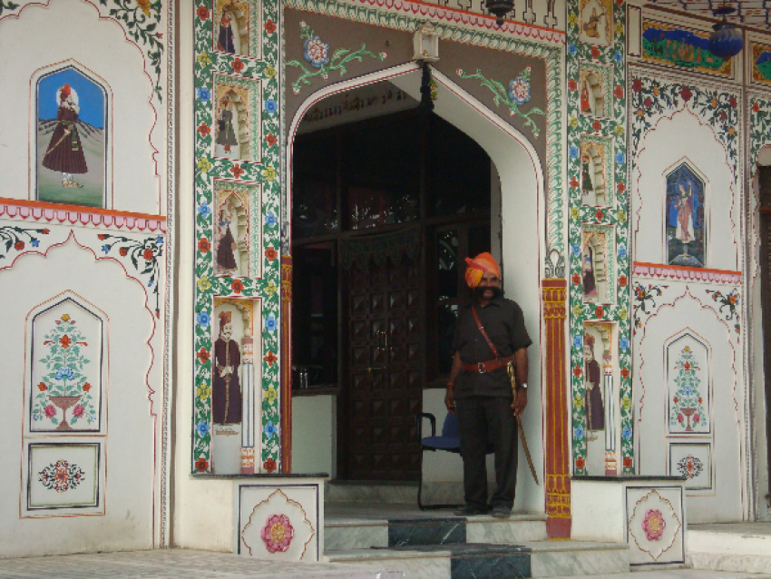 ENTRÉE PEINTE RAJASTHAN