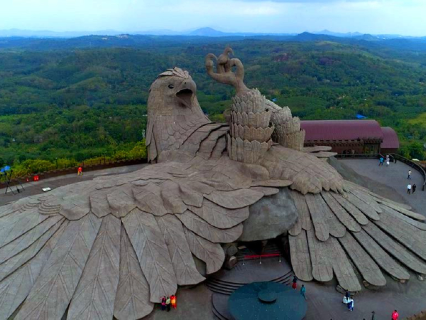 STATUE JATAYU